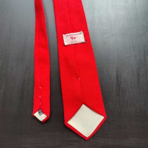 Red ♥️ 🍒 | vintage wool tie | Tip Top's Club International - Picture 4 of 10